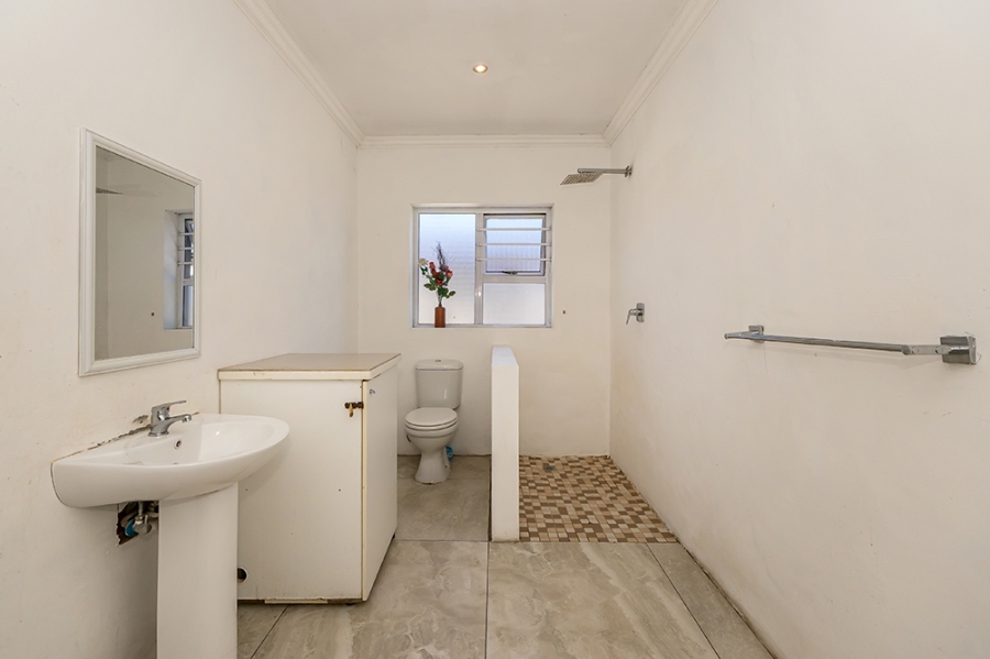 4 Bedroom Property for Sale in Grassy Park Western Cape